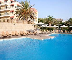 Ramada Attica Riviera