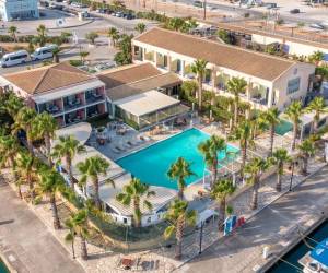Ianos Hotel