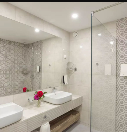 PREMIUM SEAVIEW SUITE
