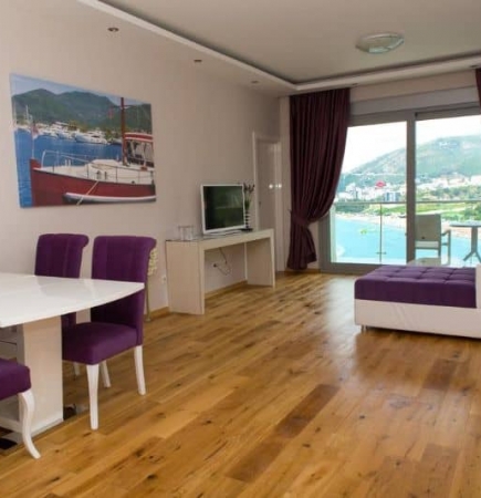 GRANDE APARTMAN – dnevni boravak + 3 sobe; pogled more