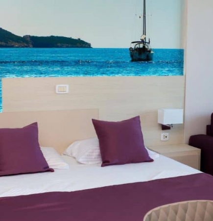 APARTMAN – dnevni boravak + 2 sobe; pogled more