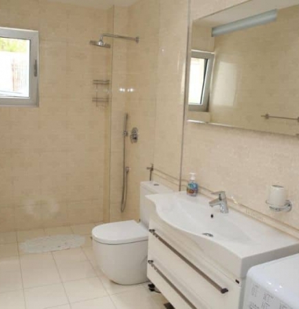 APARTMAN – dnevni boravak + 1 soba; pogled more