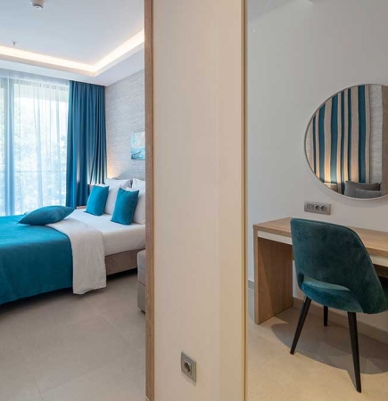 Dvokrevetna Superior soba, bočni pogled more 27m2