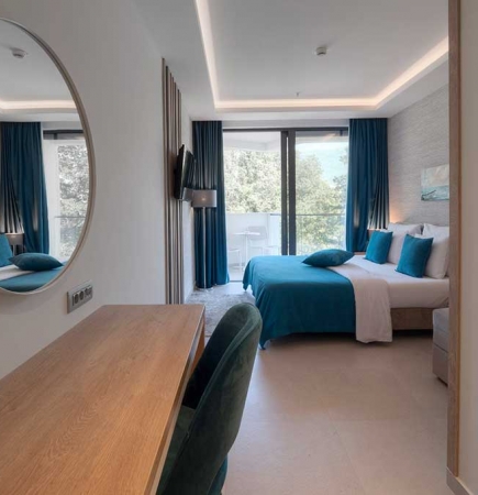 Dvokrevetna Superior soba, bočni pogled more 27m2